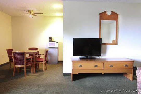 Commodore Perry Inn & Suites Port Clinton Cameră foto